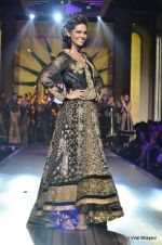 Esha Gupta walk the ramp for Ritu Kumar Show at Wills Lifestyle India Fashion Week 2012 day 5 on 10th Oct 2012 (6).JPG